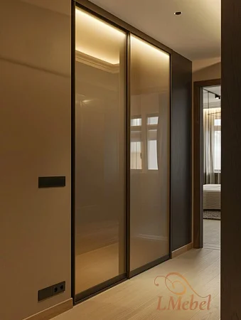 Двери-купе в гардеробную из цветного стекла Oracal Двери-купе в гардеробную из цветного стекла Oracal