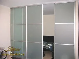 Раздвижные двери для межкомнатной перегородки из матового стекла